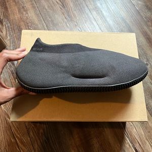 Adidas Yeezy Knit Runner Fade Onyx Size 6 in Men/ Size 7.5 in Women